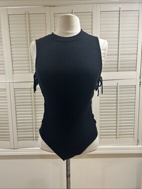Aqua Sleeveless Ribbed Side-Tie Bodysuit - Black in perfect condition